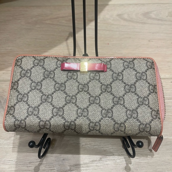Gucci zip around wallet - Picture 1 of 7